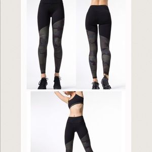 NWT Carbon38  Camo leggings.